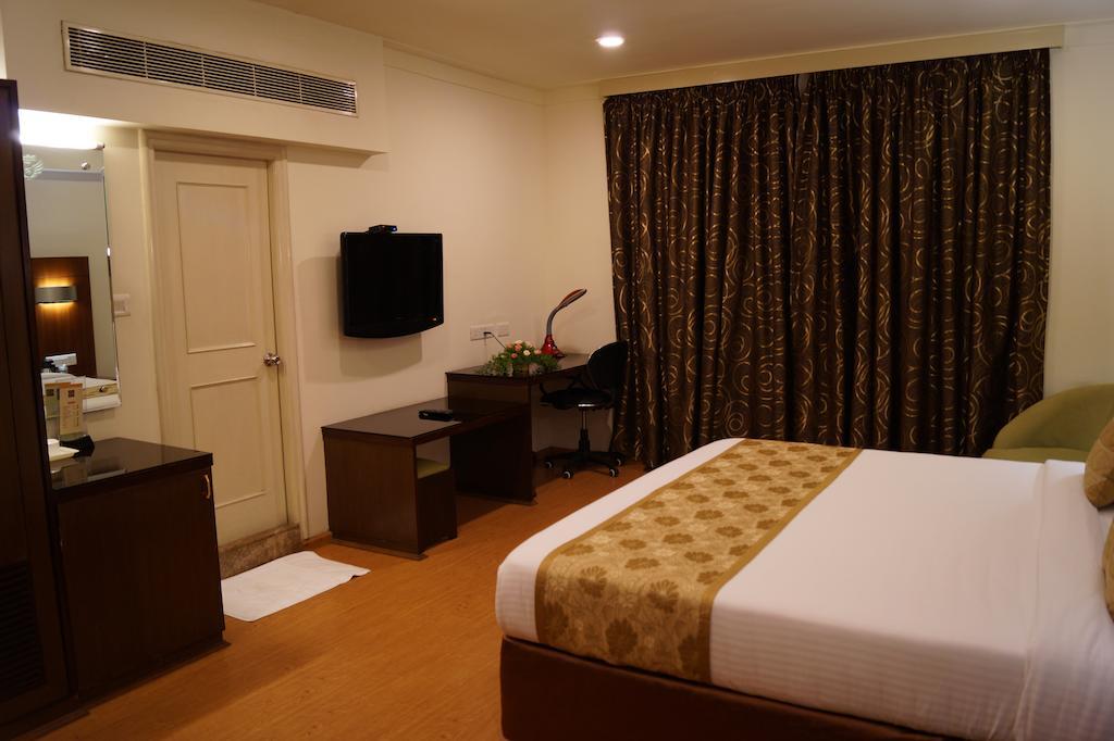 Hotel Budhil Park Višákhapatnam Exteriér fotografie