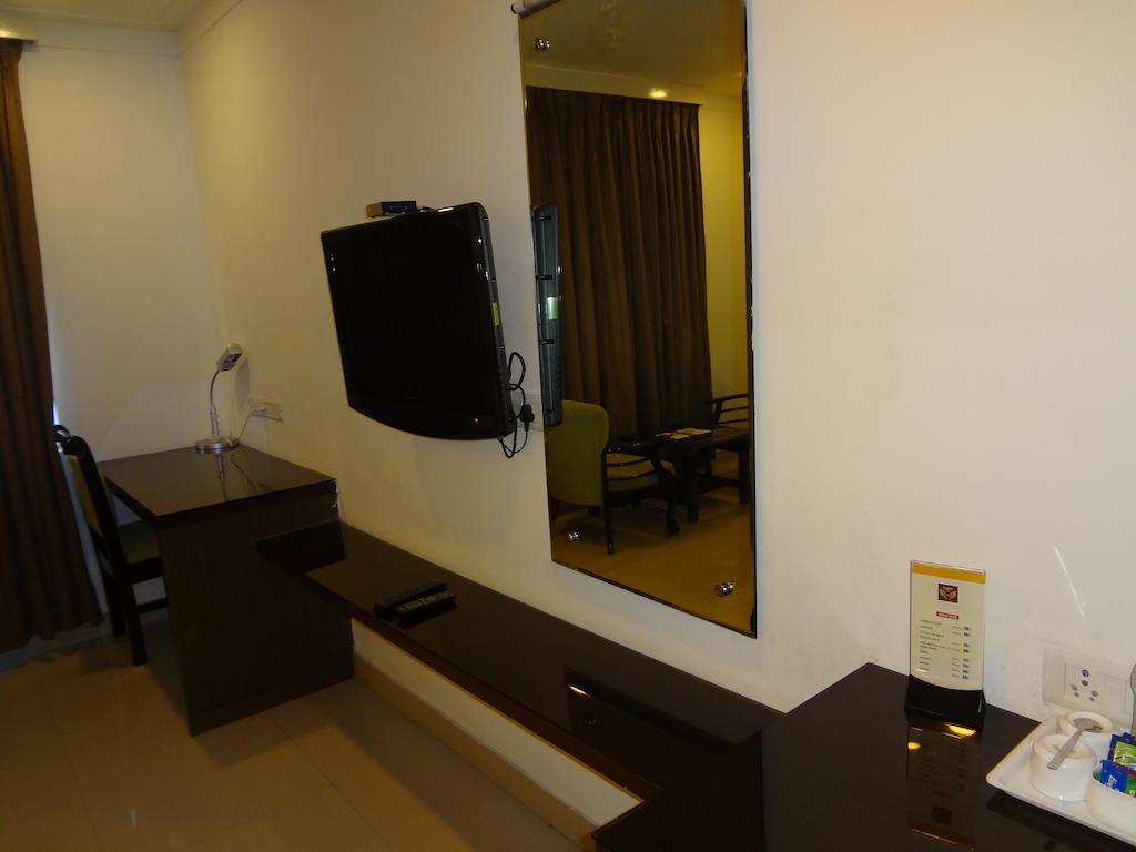Hotel Budhil Park Višákhapatnam Exteriér fotografie