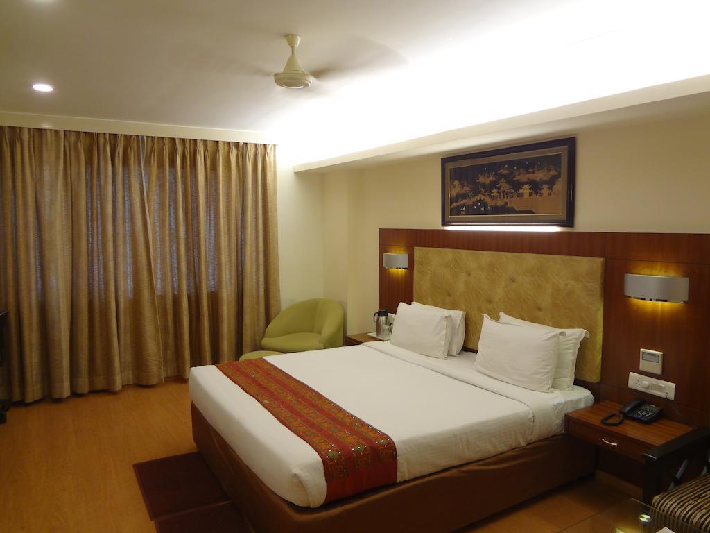 Hotel Budhil Park Višákhapatnam Exteriér fotografie